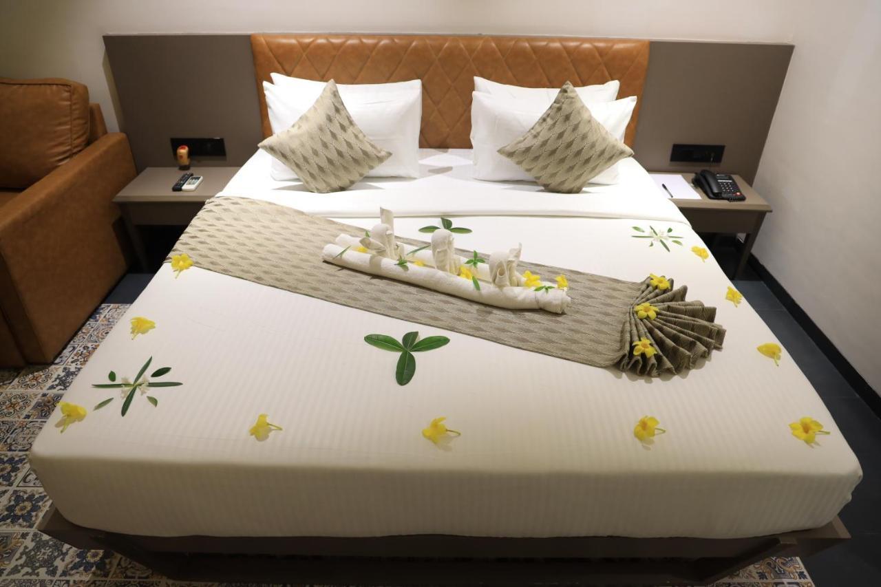 Krown Palace Resort Silvassa Bagian luar foto