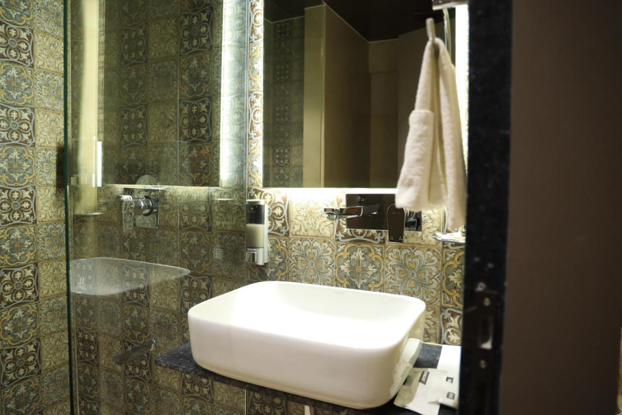 Krown Palace Resort Silvassa Bagian luar foto