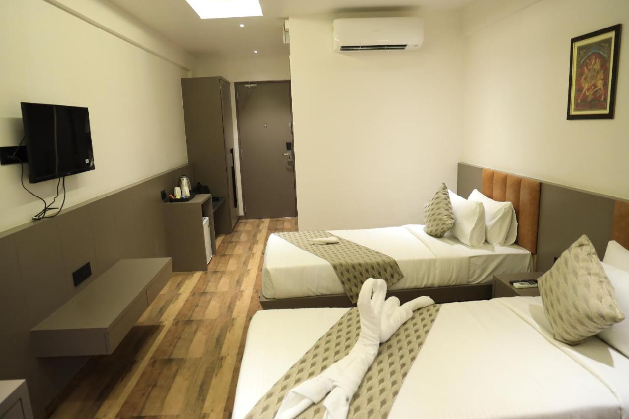 Krown Palace Resort Silvassa Bagian luar foto