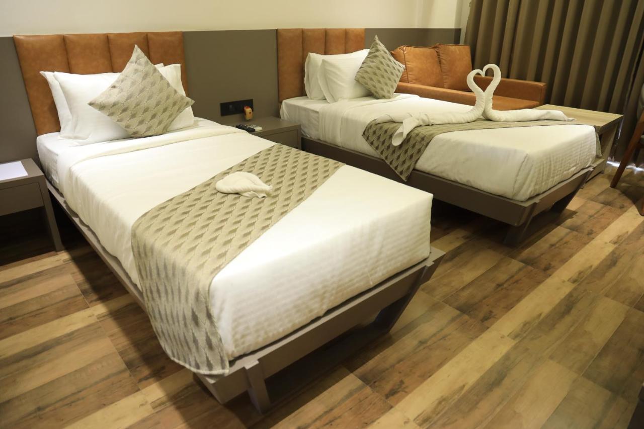 Krown Palace Resort Silvassa Bagian luar foto