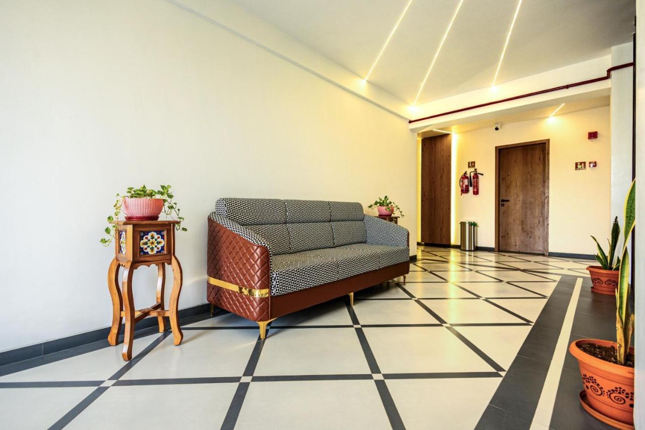 Krown Palace Resort Silvassa Bagian luar foto