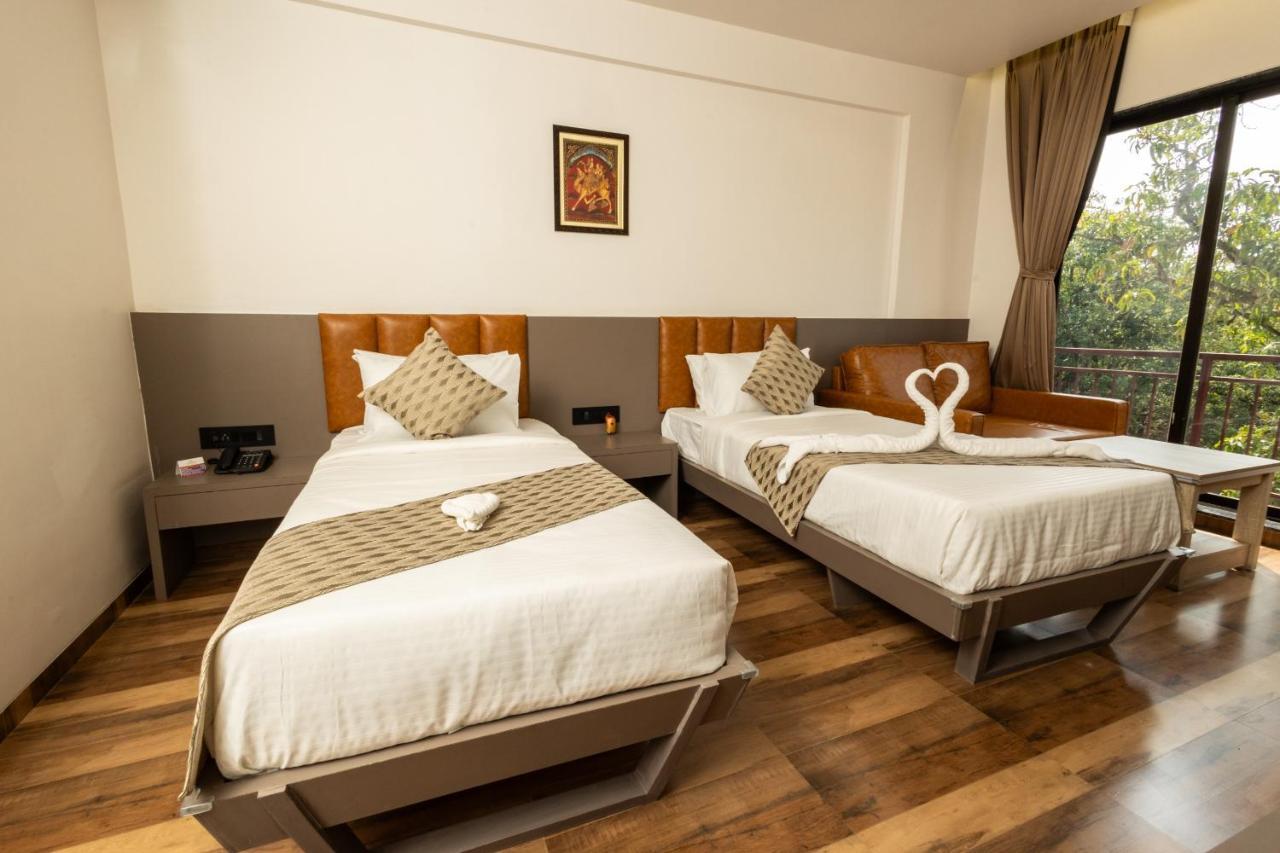 Krown Palace Resort Silvassa Bagian luar foto