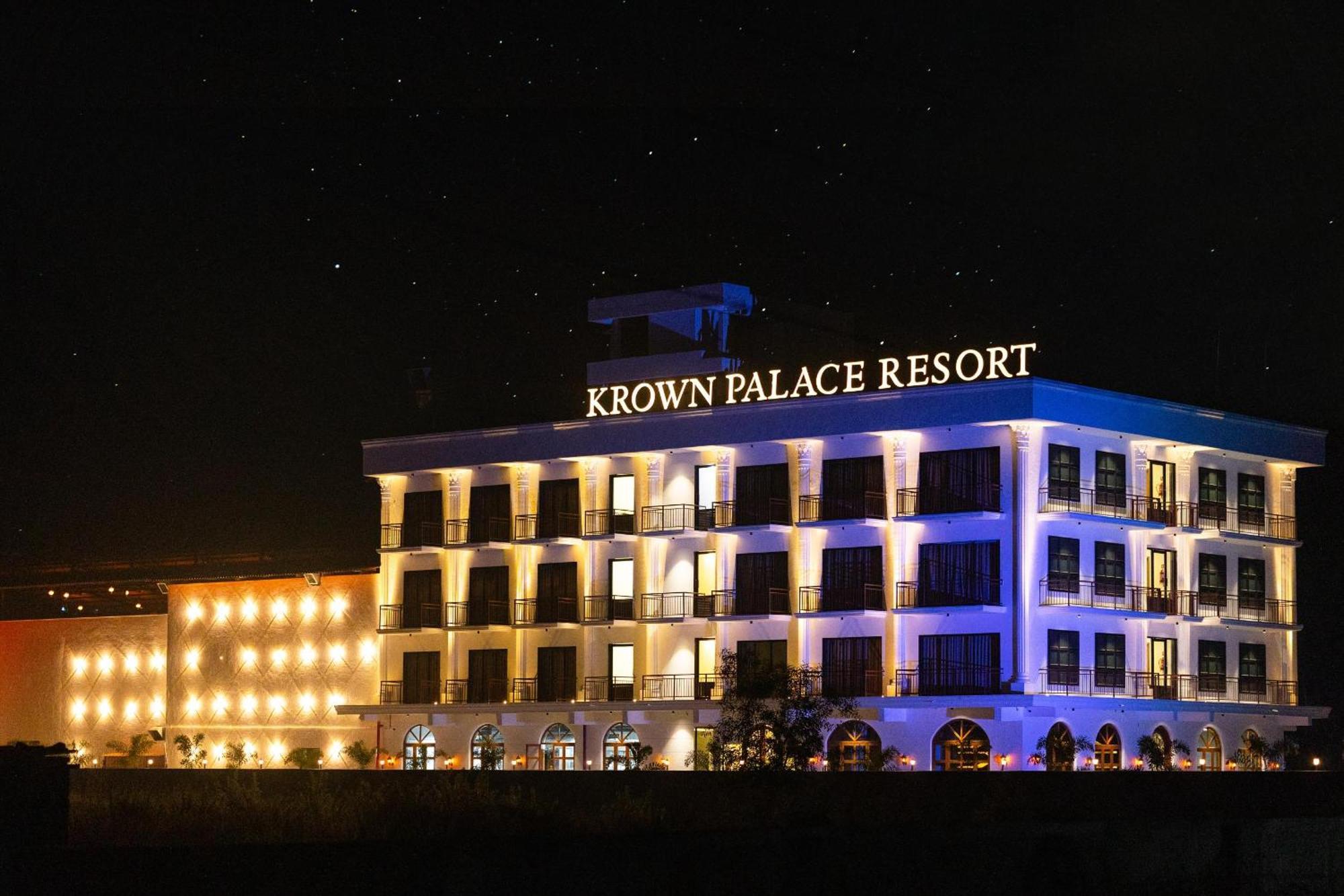 Krown Palace Resort Silvassa Bagian luar foto