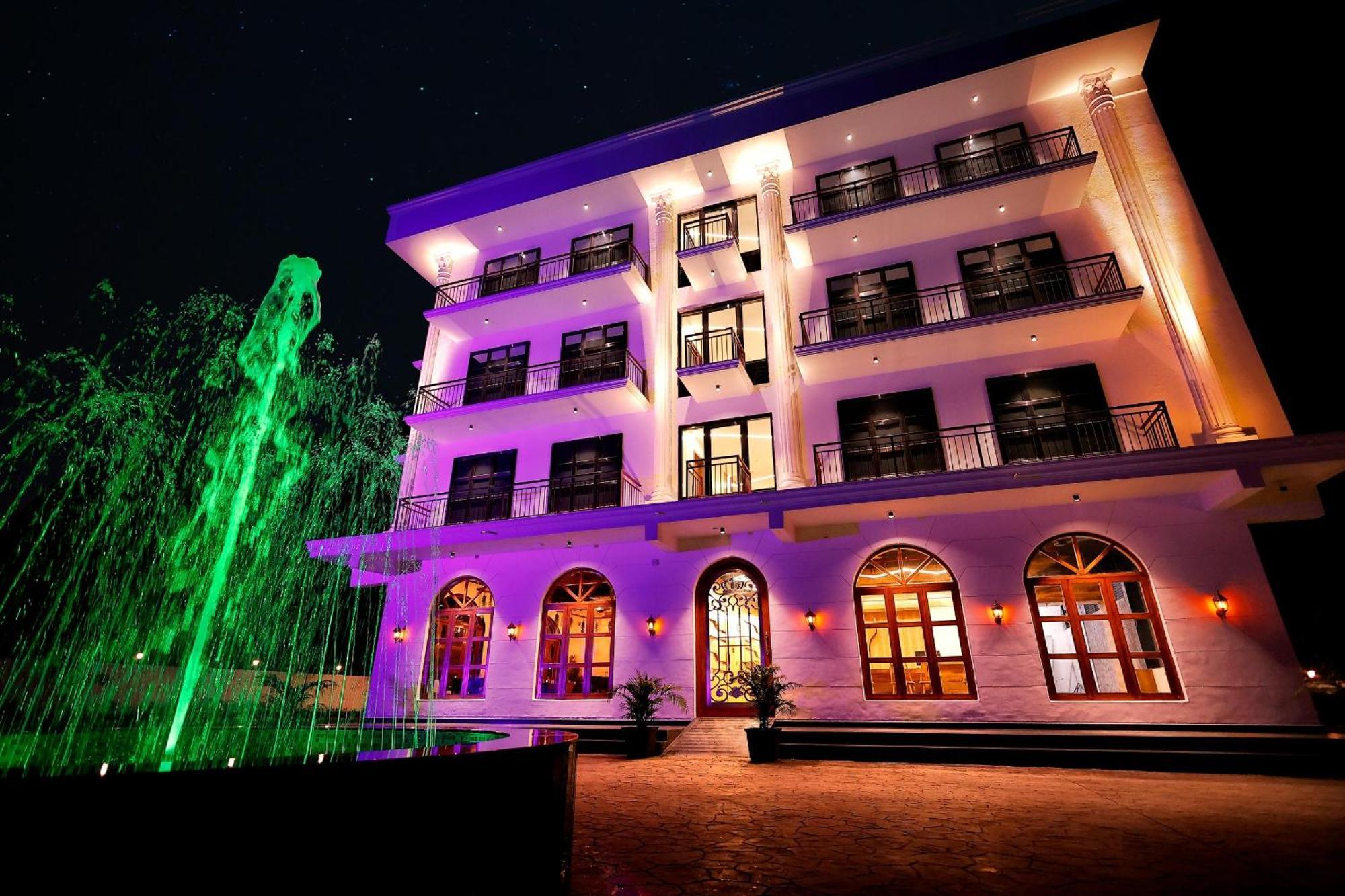Krown Palace Resort Silvassa Bagian luar foto