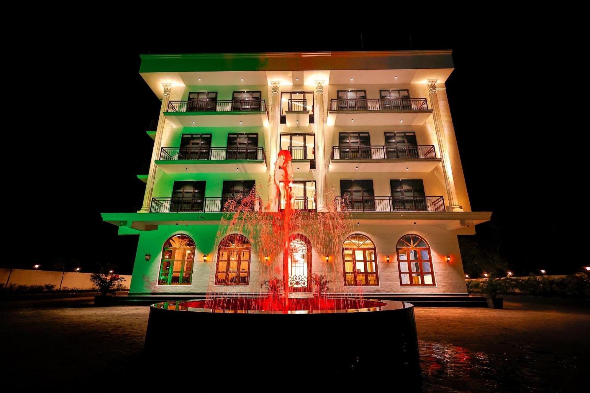 Krown Palace Resort Silvassa Bagian luar foto
